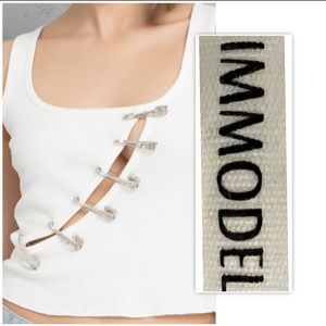 IMMODEL White Rhinestoned Safety Pin Top